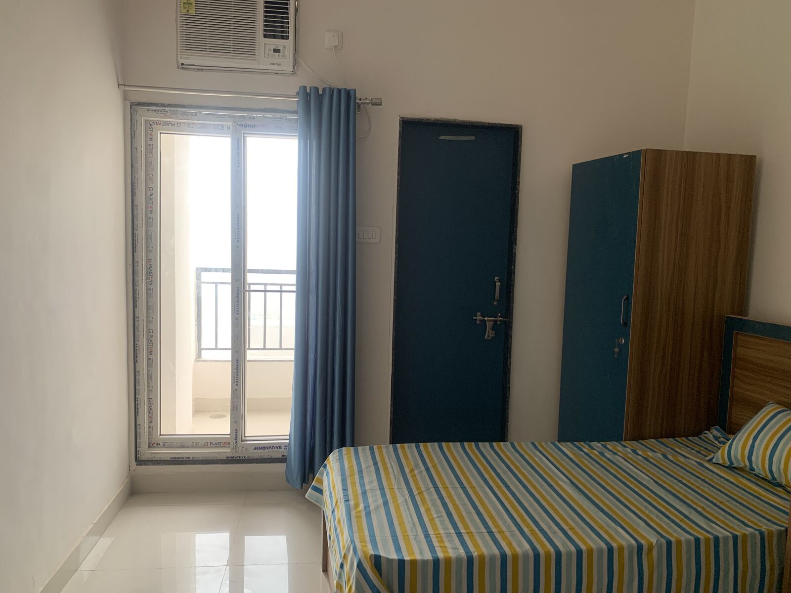Common balcony room